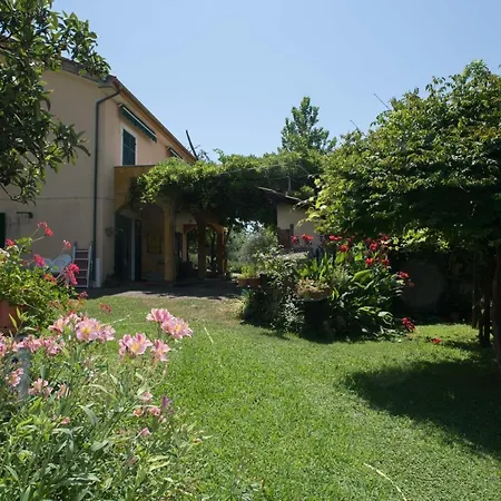 La Casa Dei Gelsi לינה וארוחת בוקר 3*
